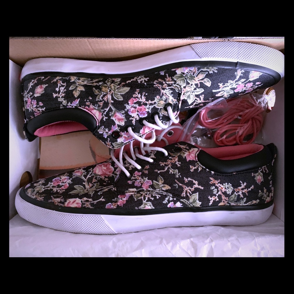 RADII BLACK DEMIN FLOWERS